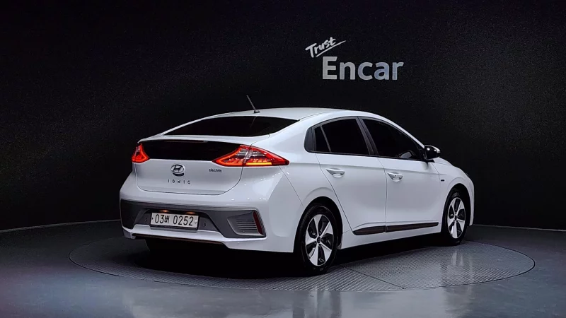 Hyundai Ioniq