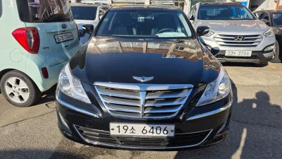 Hyundai Genesis