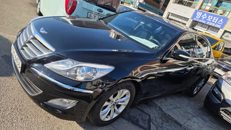 Hyundai Genesis