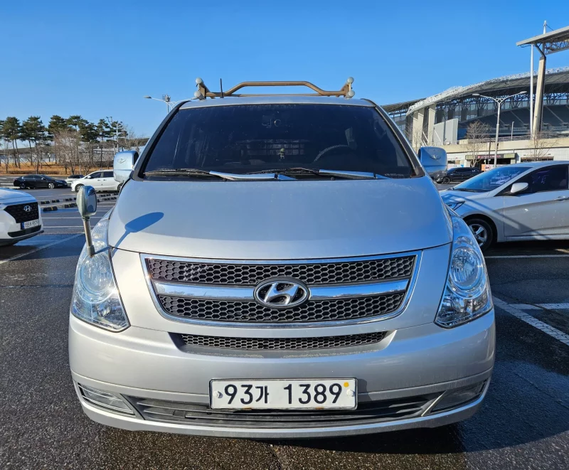 Hyundai Starex