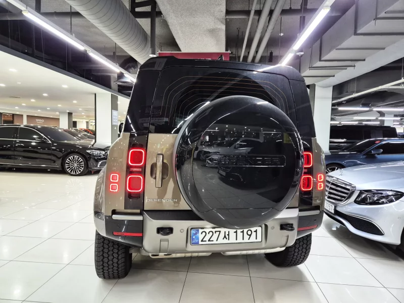 Land Rover DEFENDER