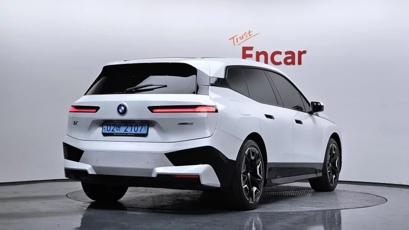 BMW iX