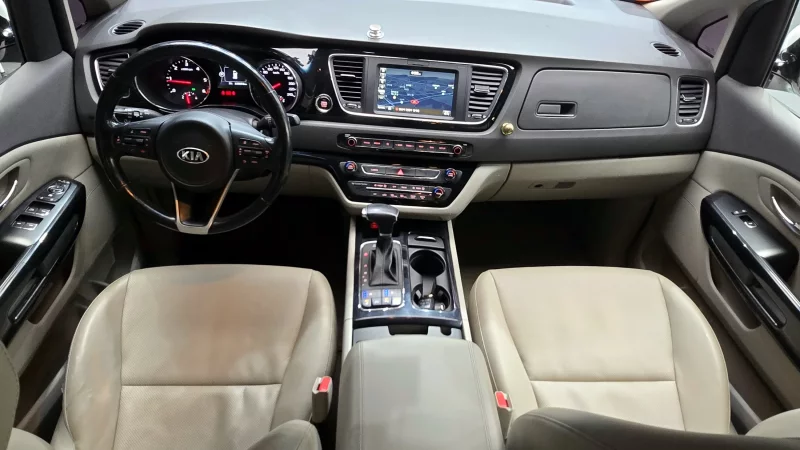 Kia Carnival