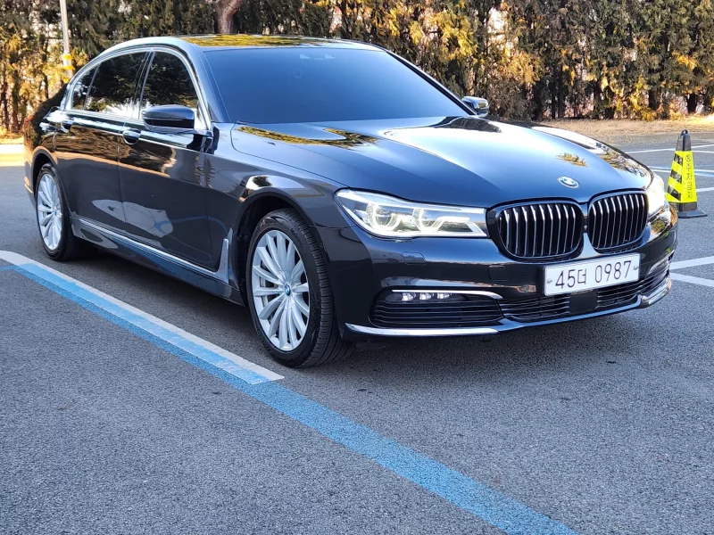 BMW 7-Series