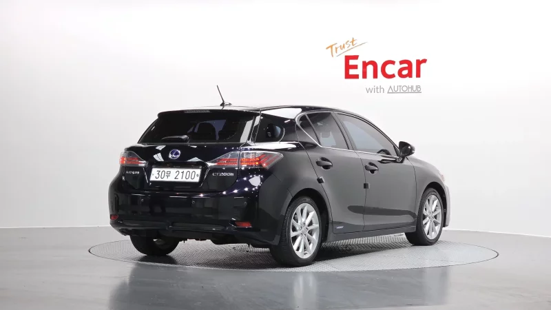 Lexus CT200h