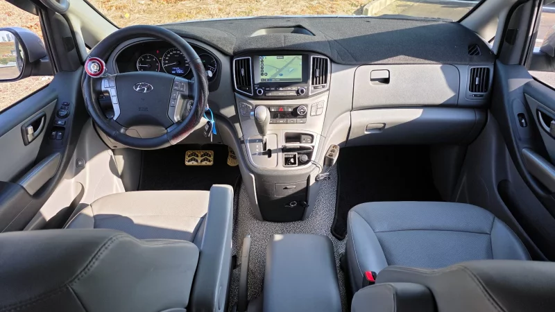 Hyundai Starex