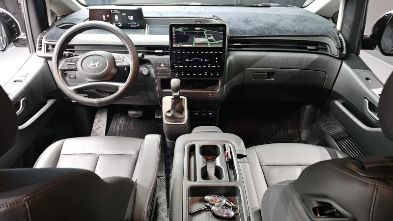 Hyundai Staria