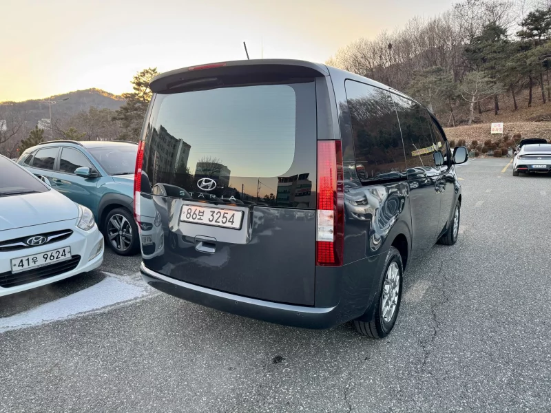 Hyundai Staria