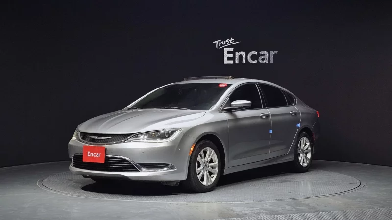 Chrysler 200