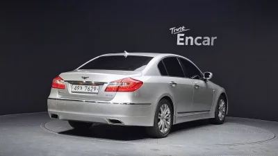 Hyundai Genesis
