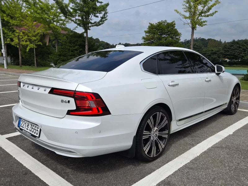 Volvo S90