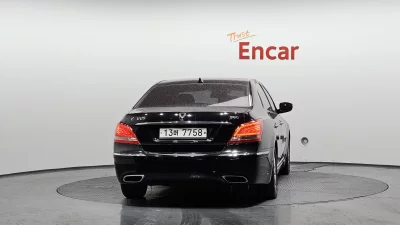 Hyundai Equus