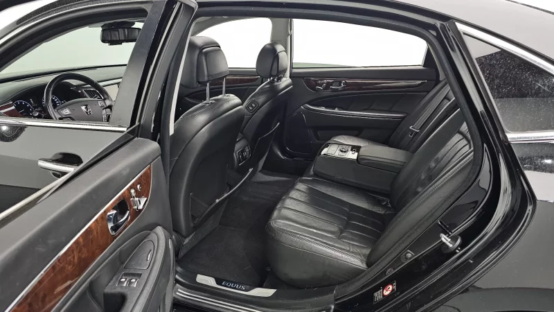 Hyundai Equus