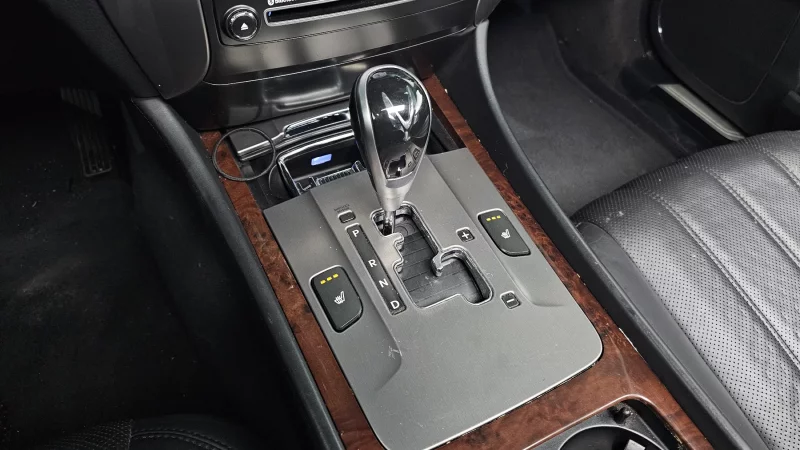 Hyundai Equus