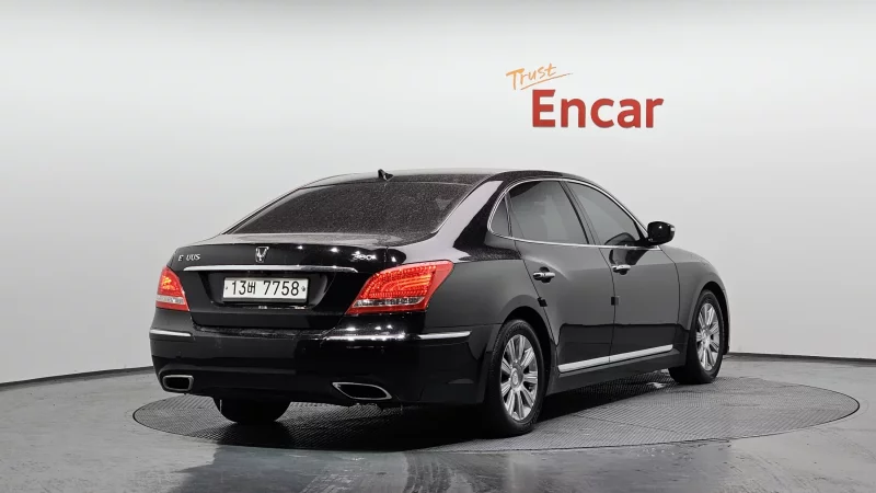 Hyundai Equus