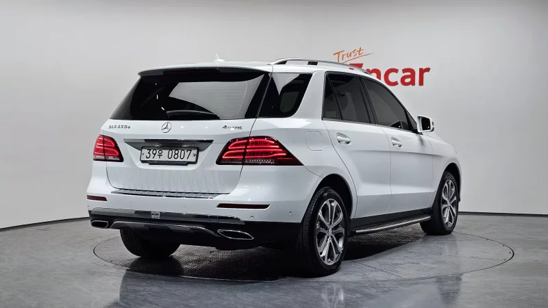 Mercedes-Benz GLE-Class