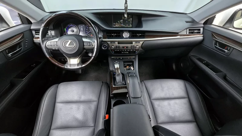 Lexus ES300h