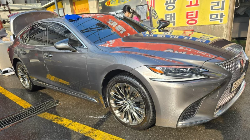 Lexus LS