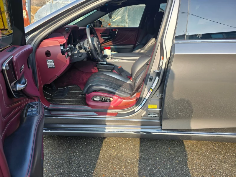 Lexus LS