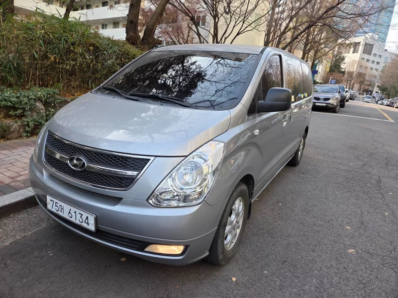 Hyundai Starex