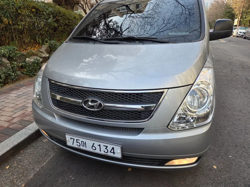 Hyundai Starex
