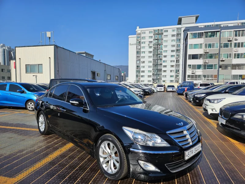 Hyundai Genesis
