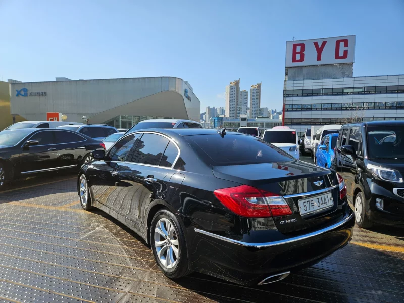Hyundai Genesis