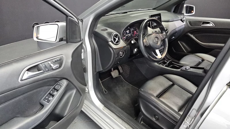 Mercedes-Benz My B
