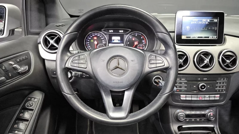 Mercedes-Benz My B