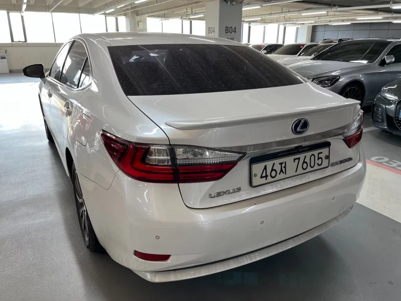 Lexus ES300h