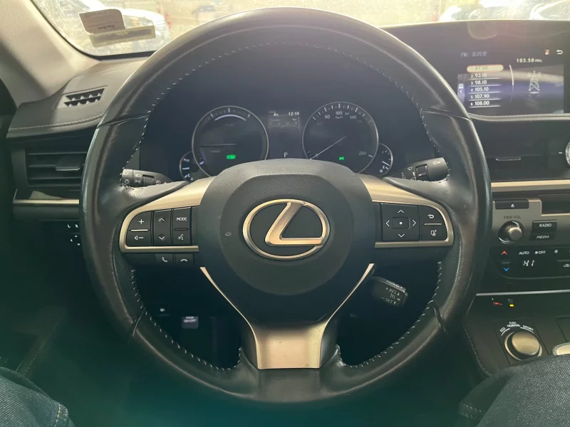 Lexus ES300h