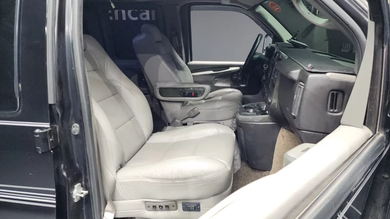 Chevrolet Express Van