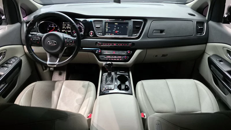 Kia Carnival