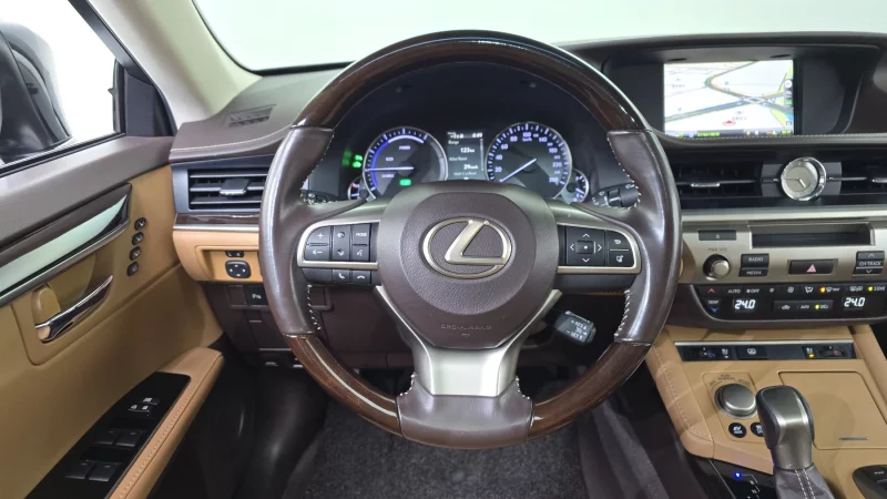 Lexus ES300h