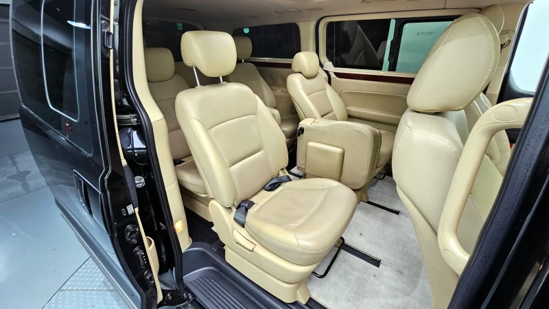 Hyundai Starex