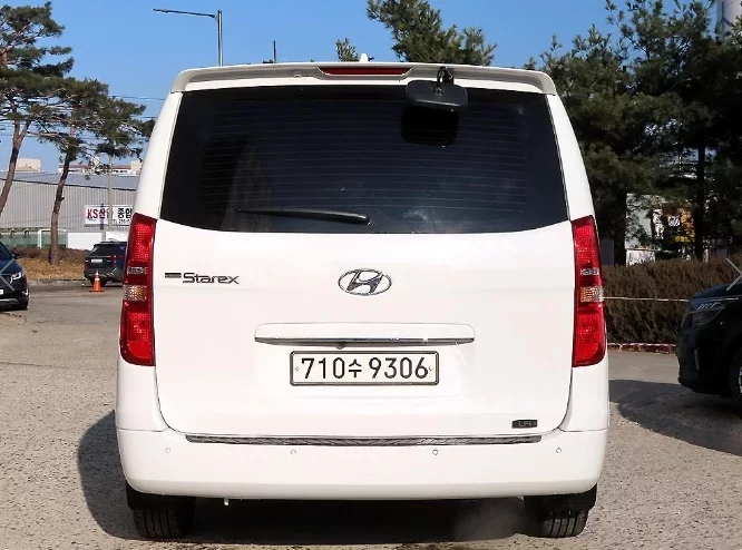 Hyundai Starex