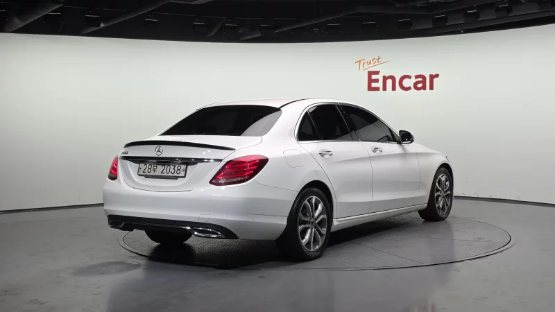 Mercedes-Benz C-Class