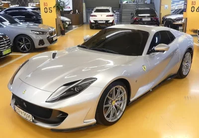 Ferrari 812