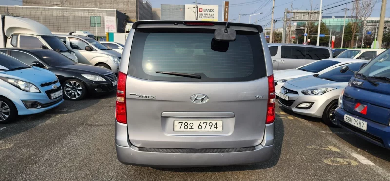 Hyundai Starex