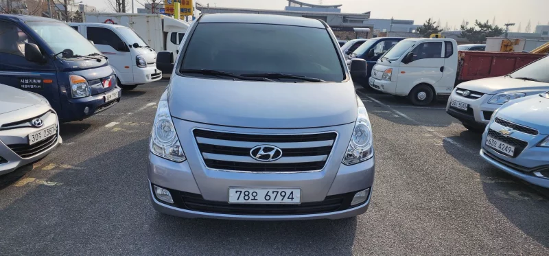 Hyundai Starex