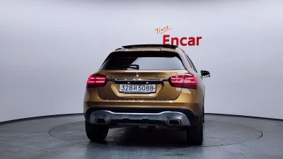 Mercedes-Benz GLA-Class