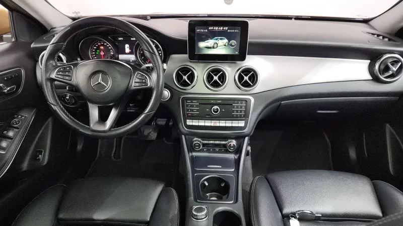 Mercedes-Benz GLA-Class