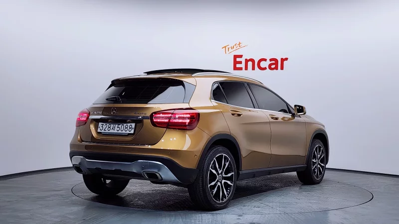 Mercedes-Benz GLA-Class