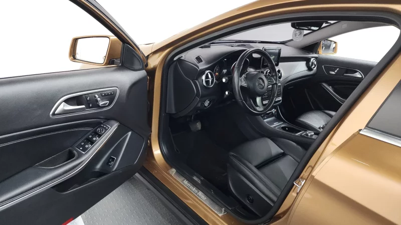 Mercedes-Benz GLA-Class