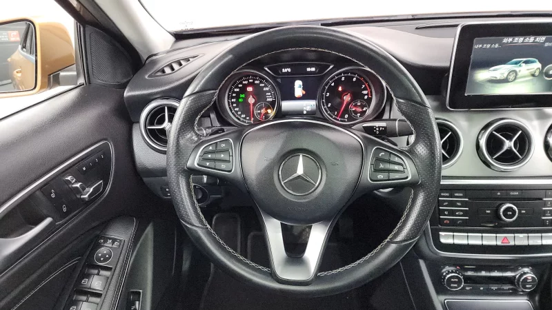 Mercedes-Benz GLA-Class