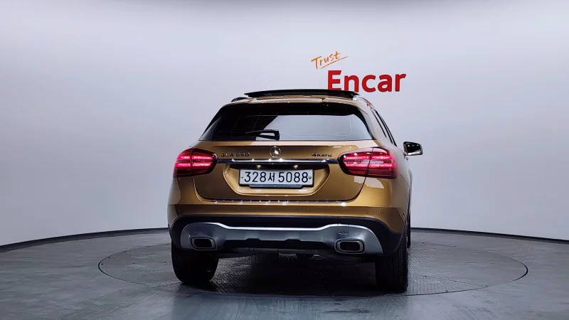 Mercedes-Benz GLA-Class