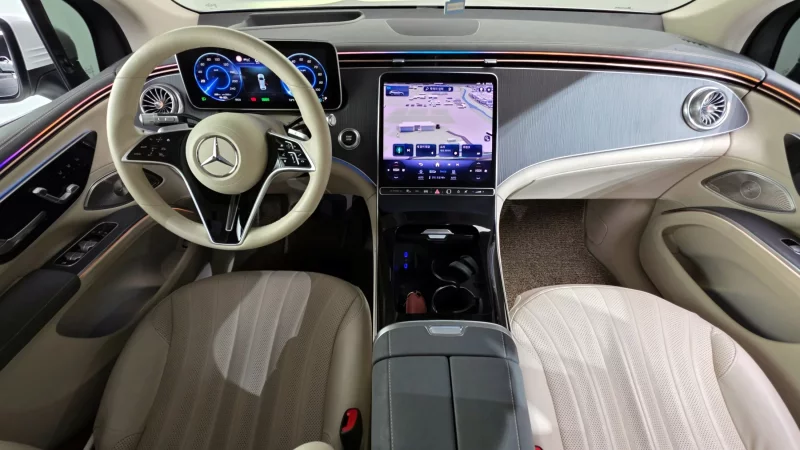 Mercedes-Benz EQS