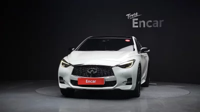 Infiniti Q30