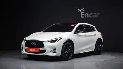 Infiniti Q30