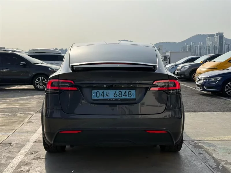 Tesla MODEL X